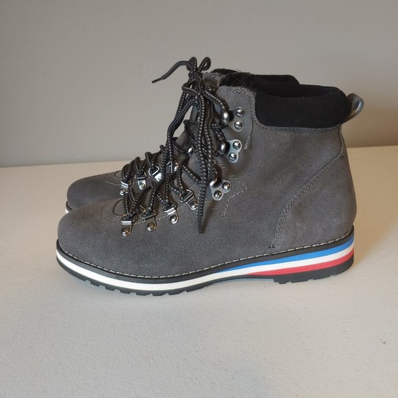 Blondo Hiking Boot - Picture 3 of 15